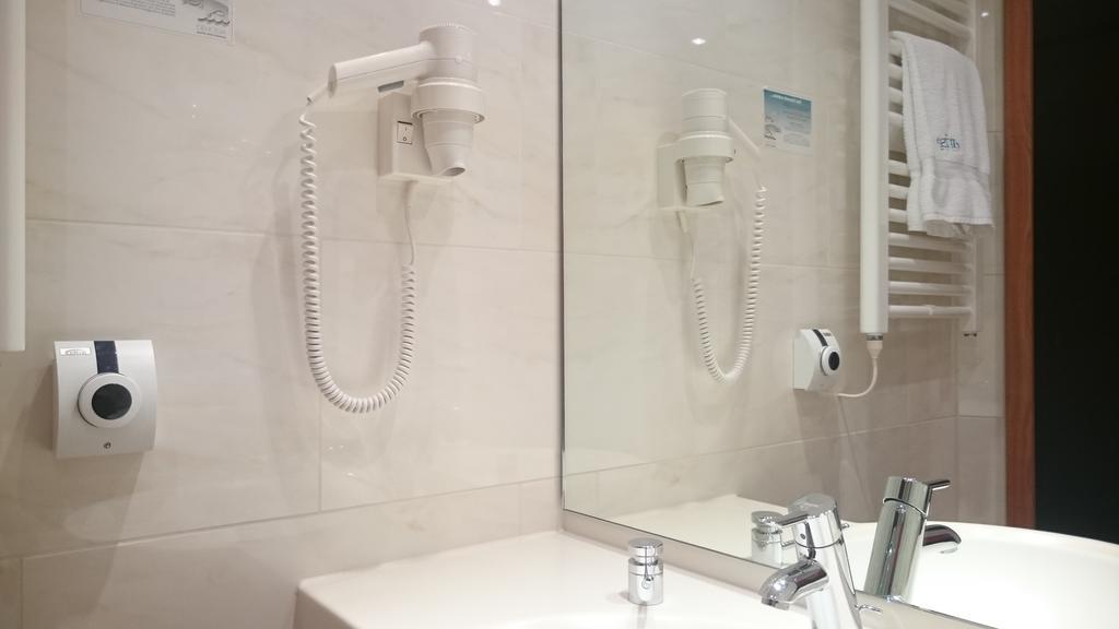 קרלסרוהה Hotel Avisa מראה חיצוני תמונה