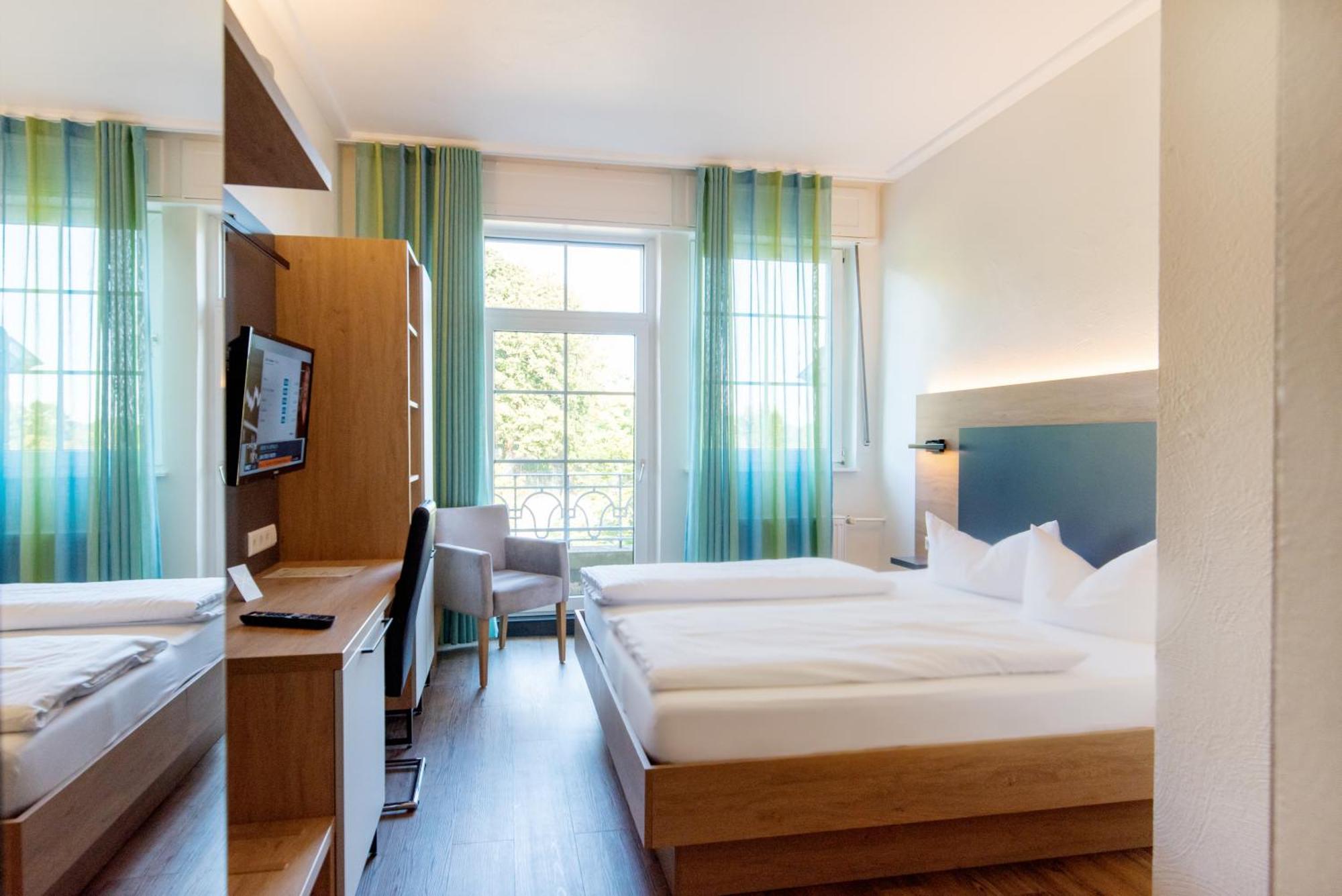 קרלסרוהה Hotel Avisa מראה חיצוני תמונה