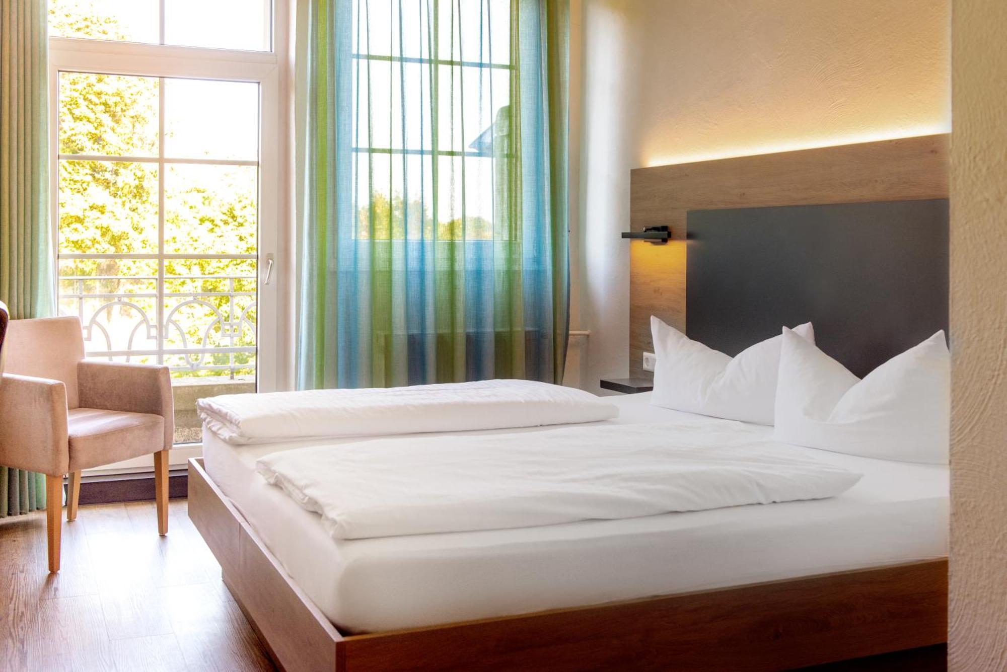 קרלסרוהה Hotel Avisa מראה חיצוני תמונה